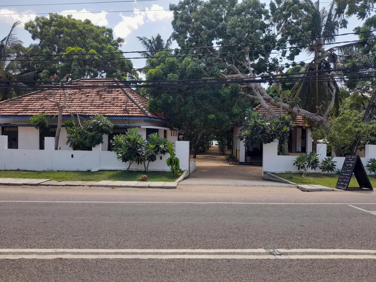 Golden Beach Chalets Arugam Bay Exterior foto